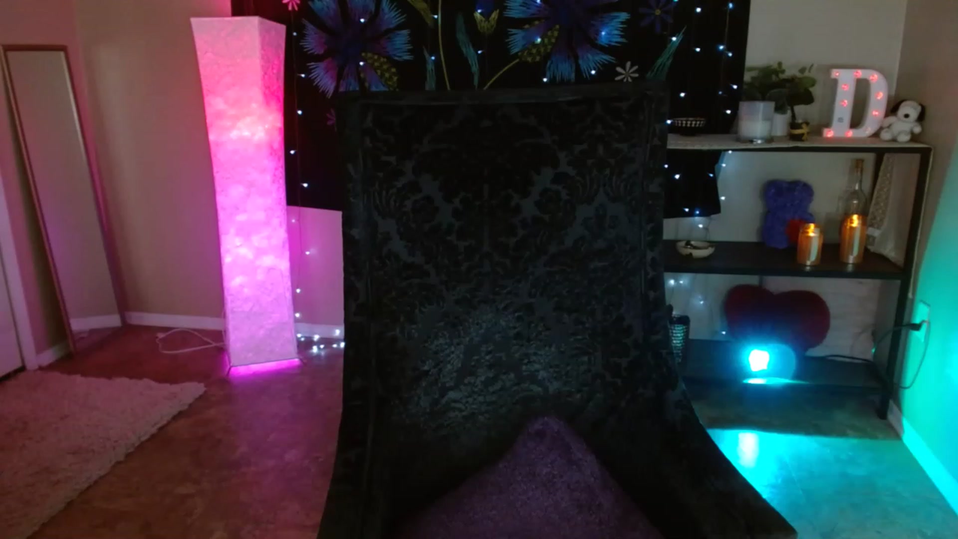 Gallery image thumbnail from DaniSpice's myfreecams stream on, 01/13/2023, 06:38 image 9 of 20