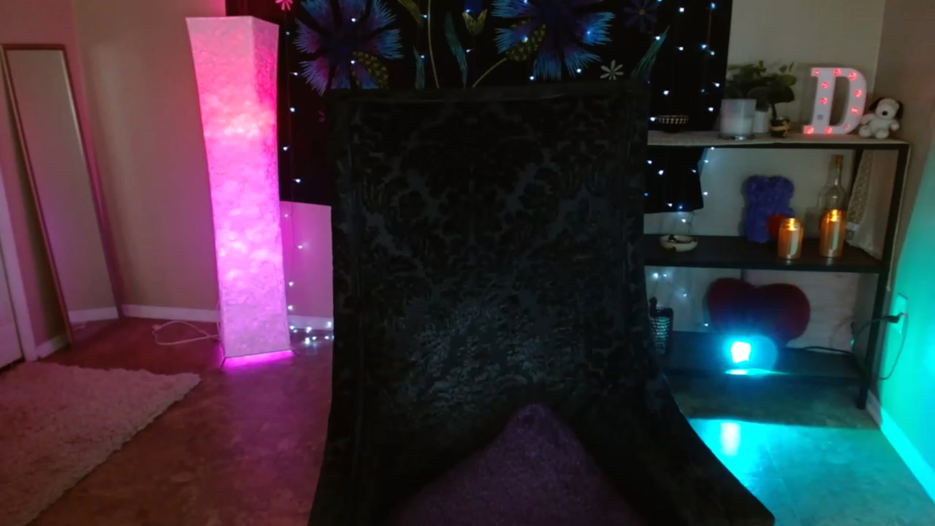 Gallery image thumbnail from DaniSpice's myfreecams stream on, 01/13/2023, 06:38 image 10 of 20