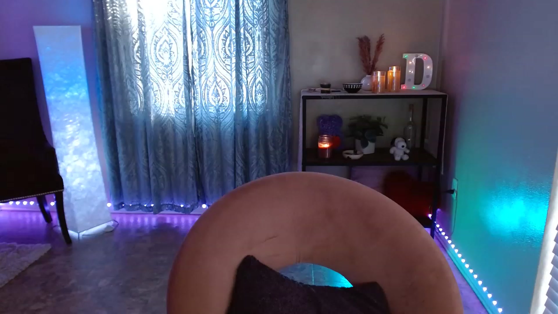 Gallery image thumbnail from DaniSpice's myfreecams stream on, 02/06/2023, 22:06 image 11 of 20