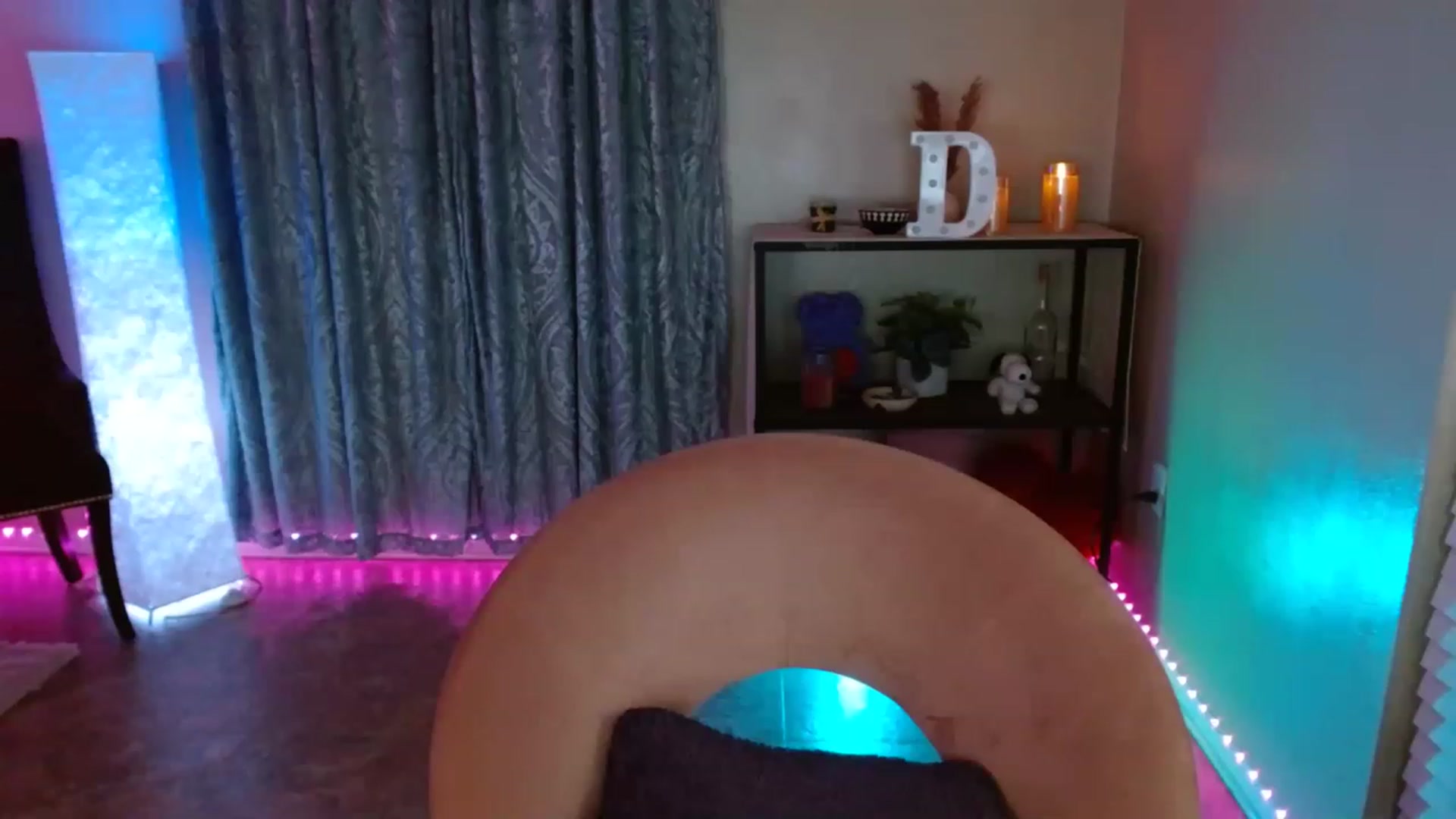Gallery image thumbnail from DaniSpice's myfreecams stream on, 02/14/2023, 06:15 image 3 of 20