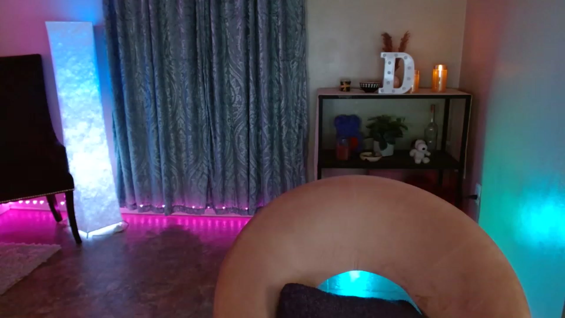 Gallery image thumbnail from DaniSpice's myfreecams stream on, 02/14/2023, 07:44 image 6 of 20