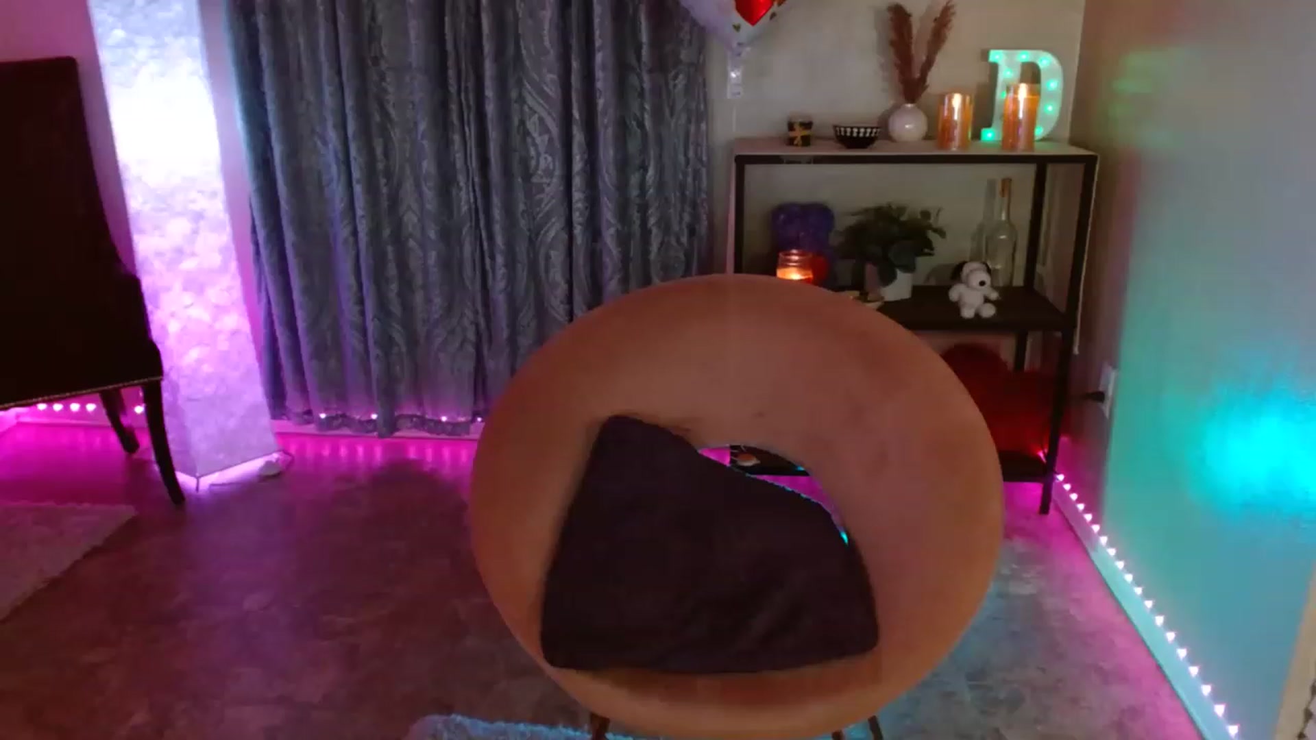 Gallery image thumbnail from DaniSpice's myfreecams stream on, 02/15/2023, 08:44 image 9 of 20