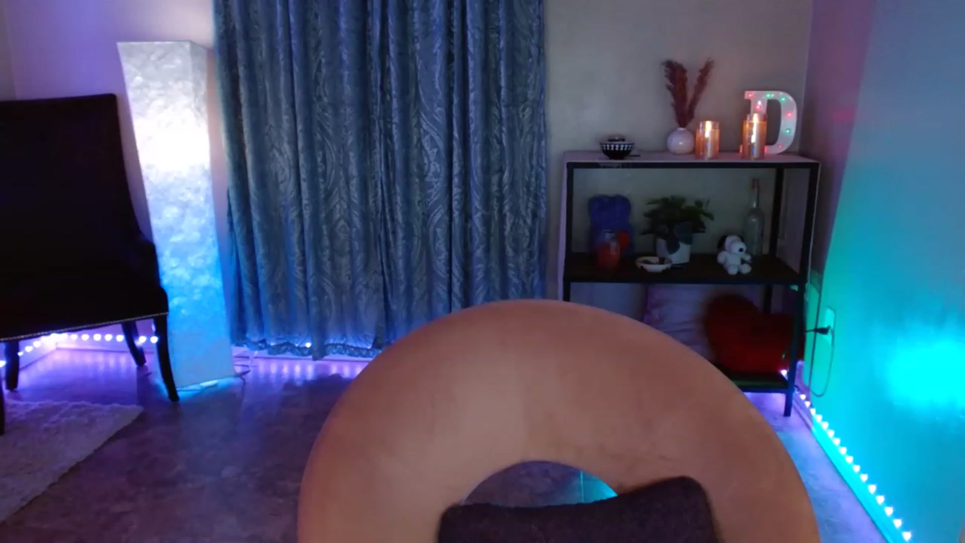 Gallery image thumbnail from DaniSpice's myfreecams stream on, 03/01/2023, 09:17 image 19 of 20
