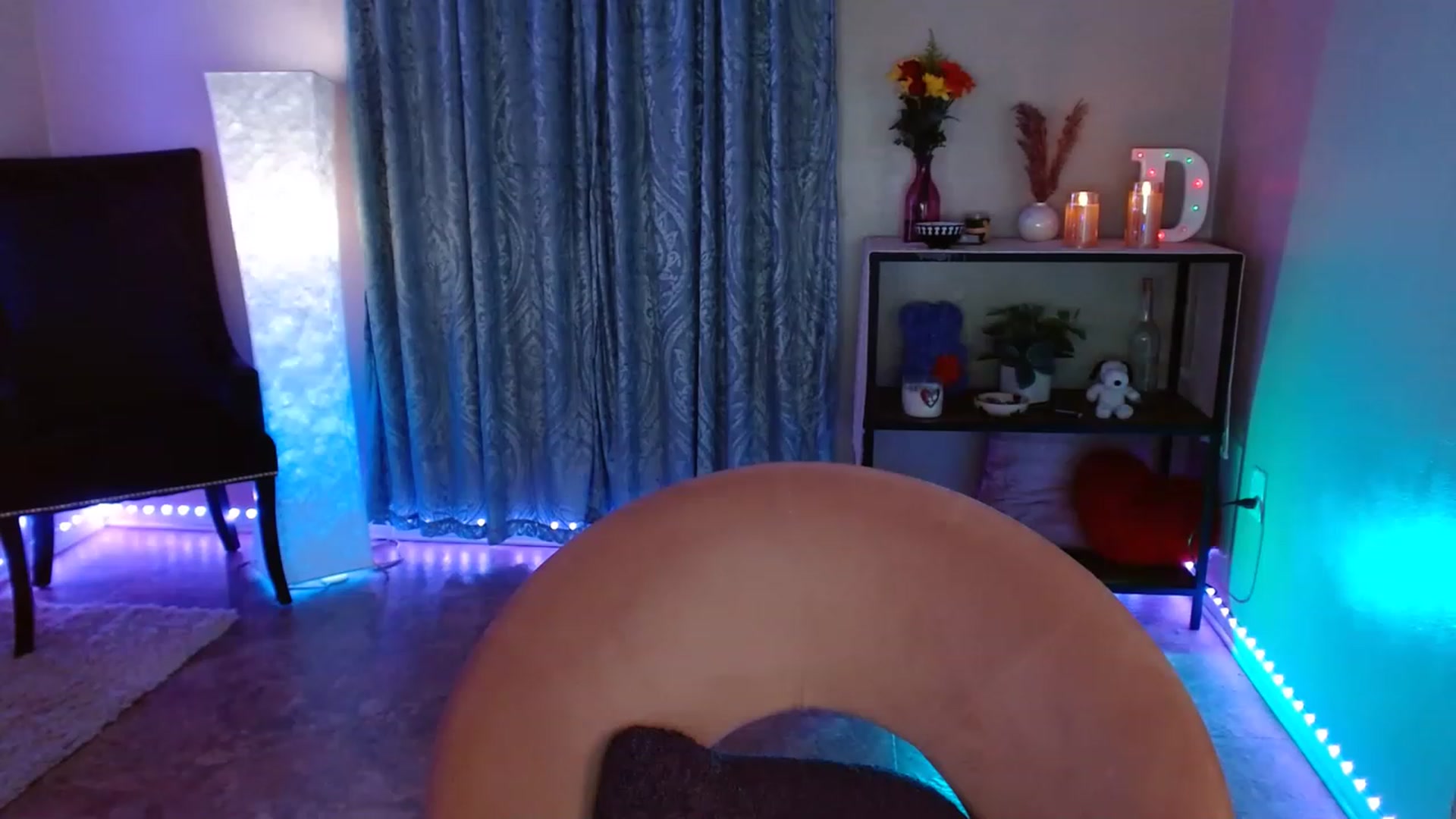 Gallery image thumbnail from DaniSpice's myfreecams stream on, 03/02/2023, 08:20 image 18 of 20