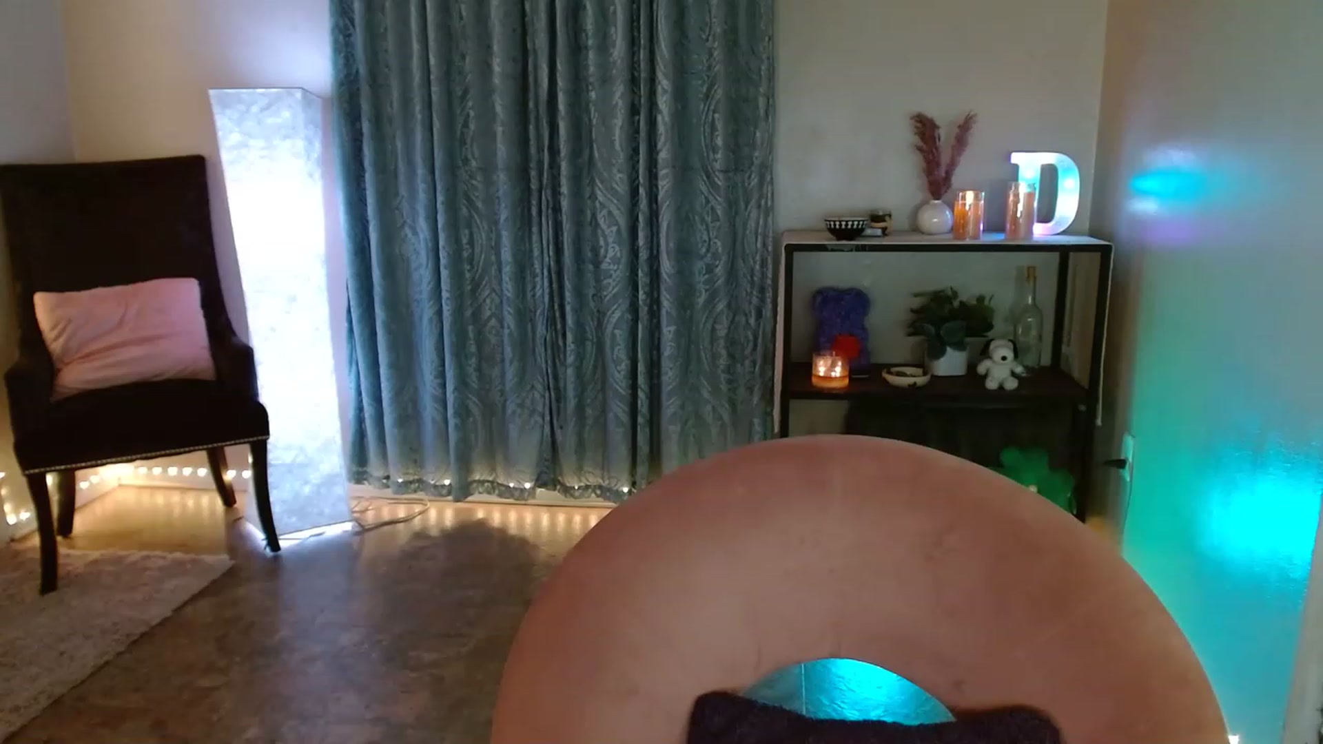 Gallery image thumbnail from DaniSpice's myfreecams stream on, 03/15/2023, 08:17 image 14 of 20