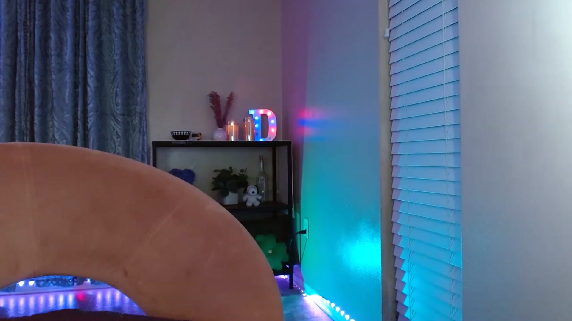 Gallery image thumbnail from DaniSpice's myfreecams stream on, 03/21/2023, 02:02 image 1 of 20