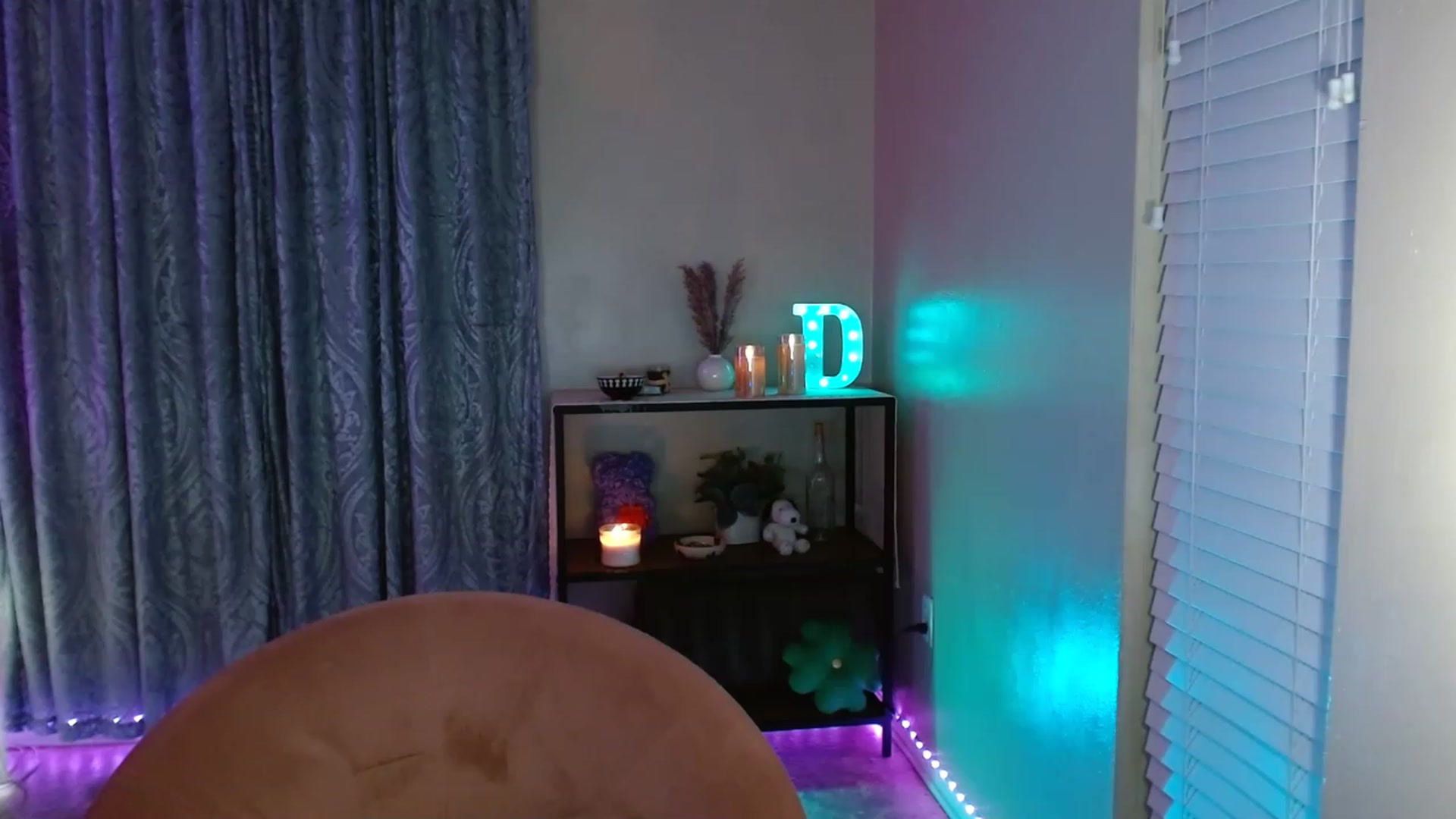 Gallery image thumbnail from DaniSpice's myfreecams stream on, 03/22/2023, 05:08 image 11 of 20