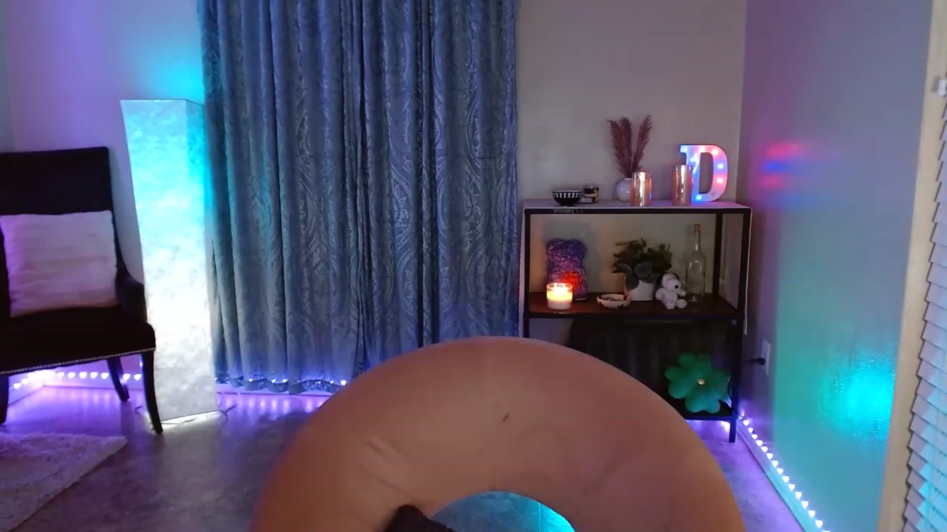 Gallery image thumbnail from DaniSpice's myfreecams stream on, 03/23/2023, 06:31 image 19 of 20