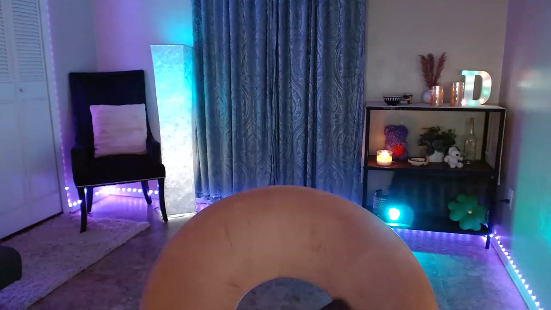 Gallery image thumbnail from DaniSpice's myfreecams stream on, 03/23/2023, 11:24 image 8 of 20