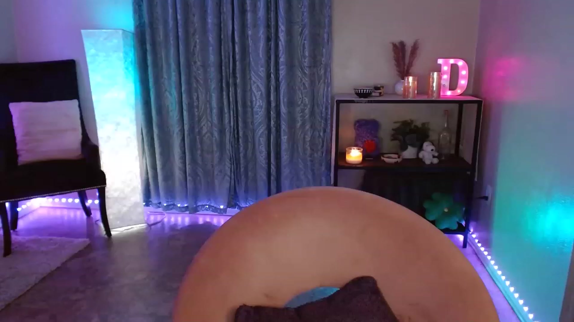 Gallery image thumbnail from DaniSpice's myfreecams stream on, 03/25/2023, 24:57 image 11 of 20