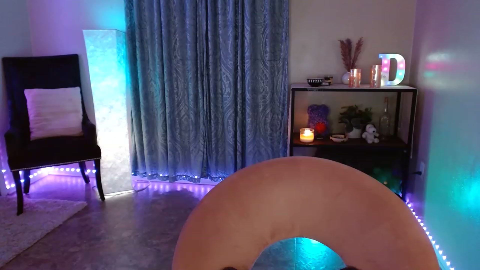Gallery image thumbnail from DaniSpice's myfreecams stream on, 03/25/2023, 24:57 image 7 of 20