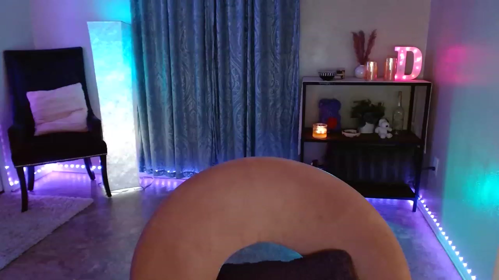Gallery image thumbnail from DaniSpice's myfreecams stream on, 03/29/2023, 04:26 image 16 of 20