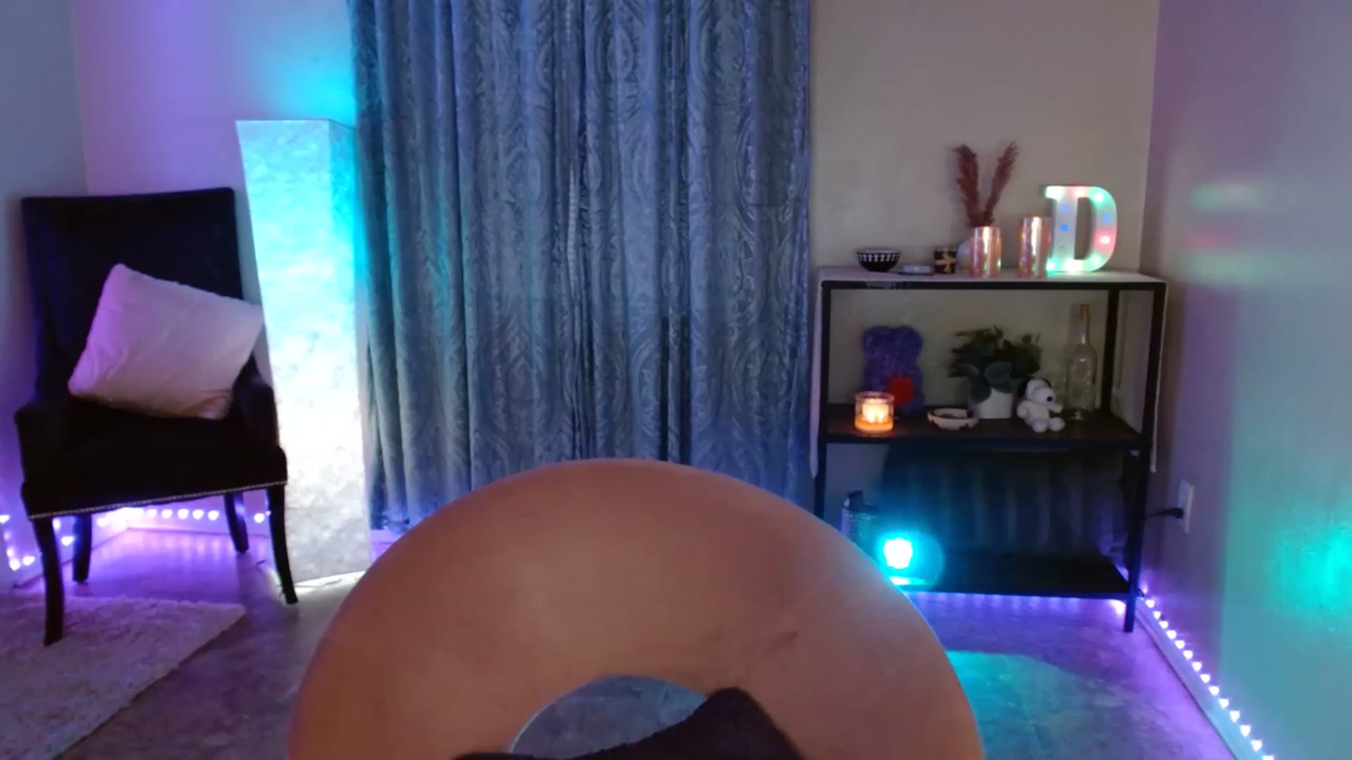 Gallery image thumbnail from DaniSpice's myfreecams stream on, 03/30/2023, 24:06 image 10 of 20