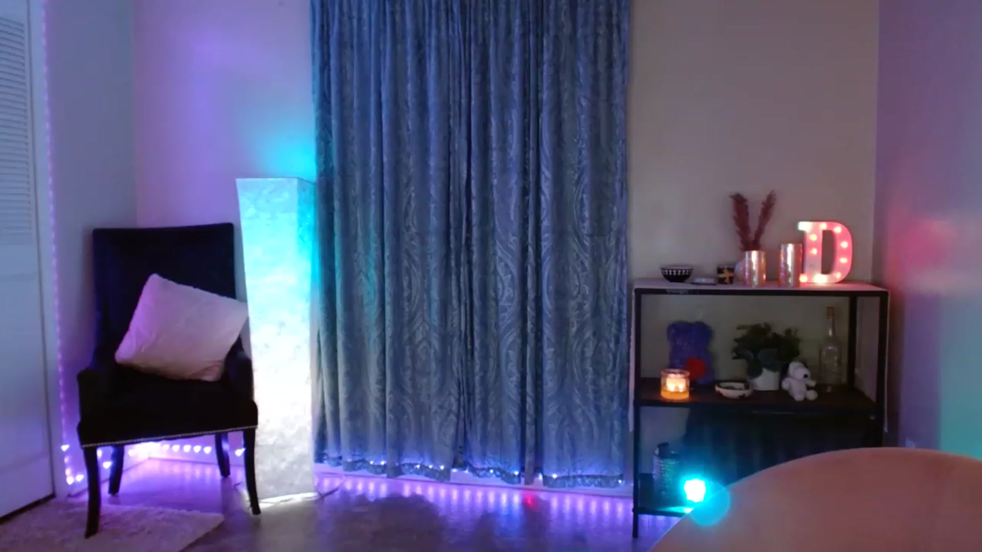 Gallery image thumbnail from DaniSpice's myfreecams stream on, 03/30/2023, 01:06 image 10 of 20