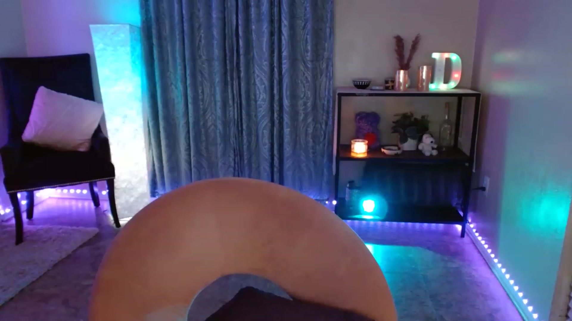 Gallery image thumbnail from DaniSpice's myfreecams stream on, 03/30/2023, 03:11 image 8 of 20