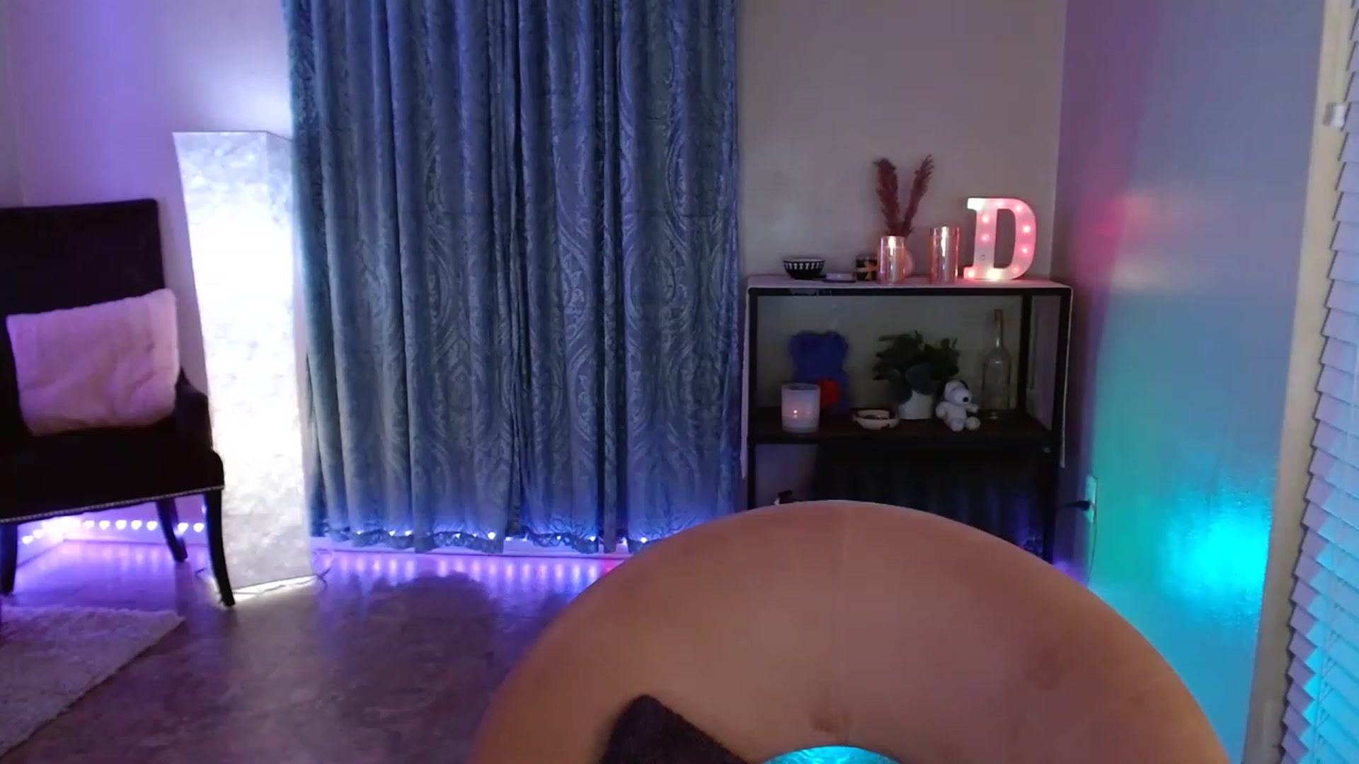 Gallery image thumbnail from DaniSpice's myfreecams stream on, 04/01/2023, 04:24 image 17 of 20