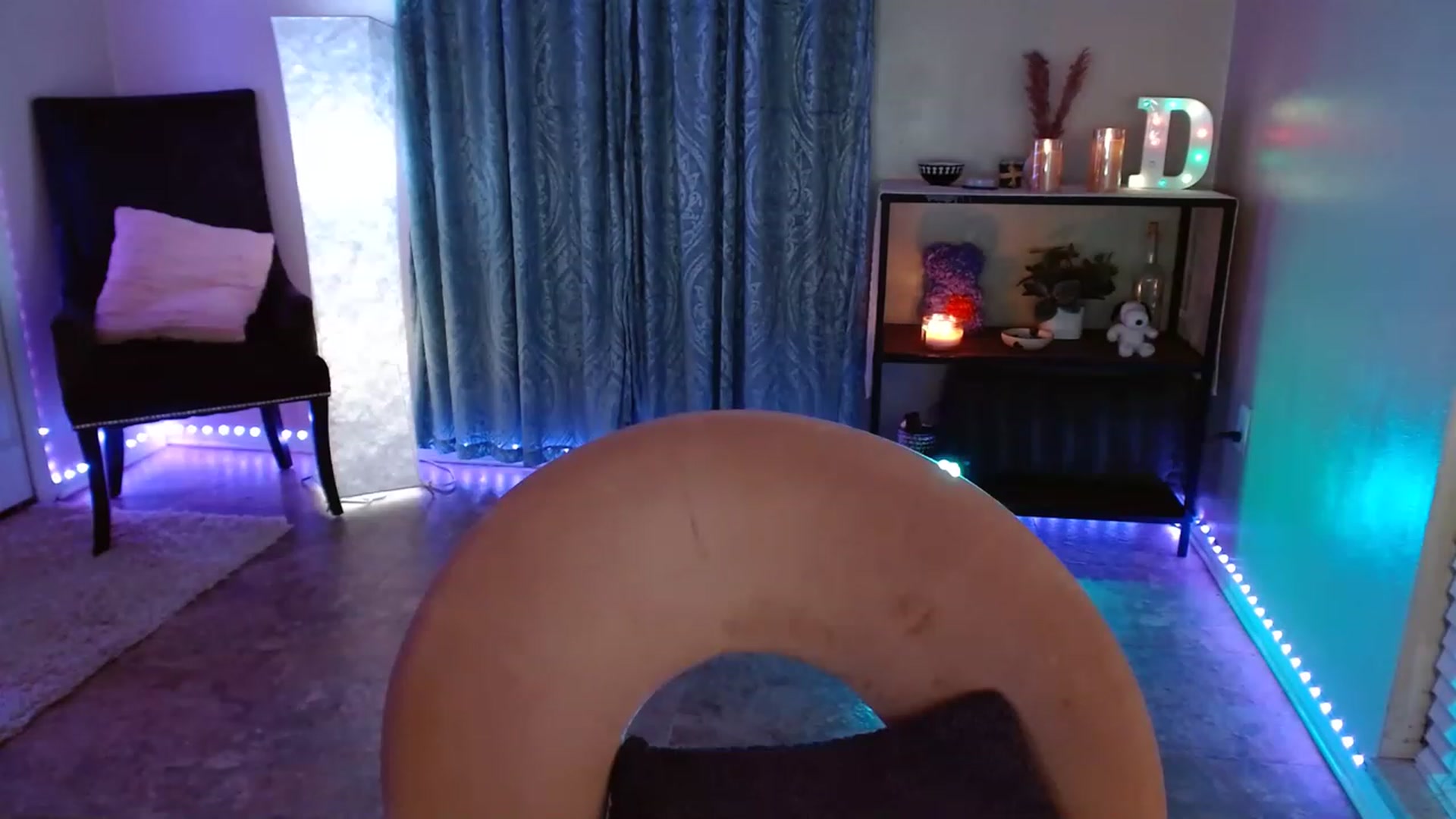 Gallery image thumbnail from DaniSpice's myfreecams stream on, 04/06/2023, 05:40 image 12 of 20