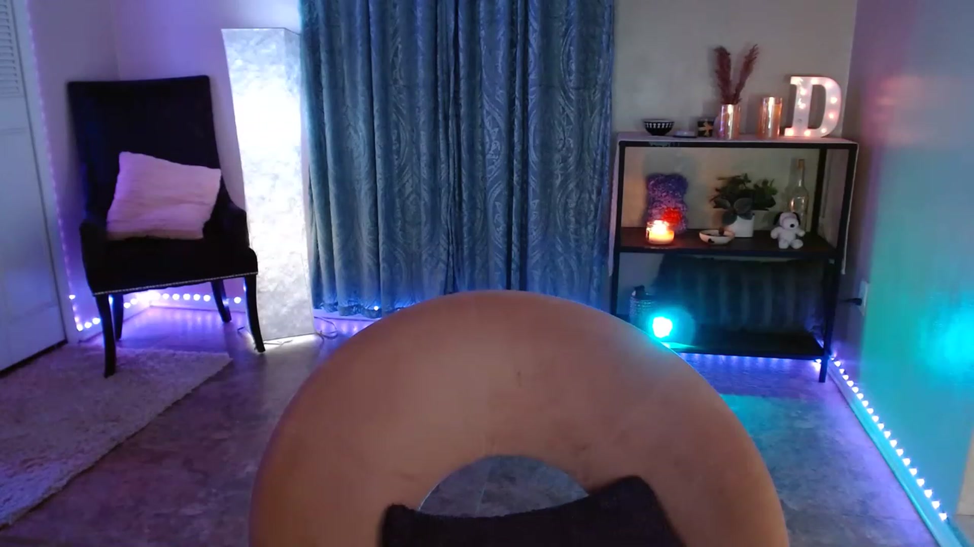 Gallery image thumbnail from DaniSpice's myfreecams stream on, 04/06/2023, 07:20 image 11 of 20