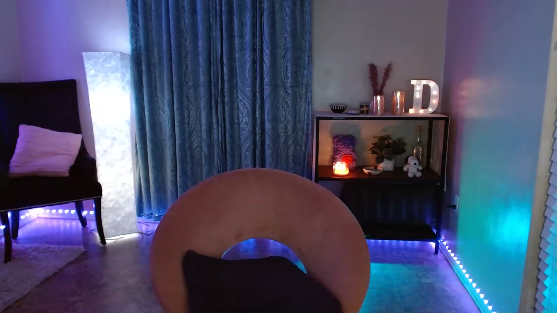Gallery image thumbnail from DaniSpice's myfreecams stream on, 04/06/2023, 08:57 image 17 of 20