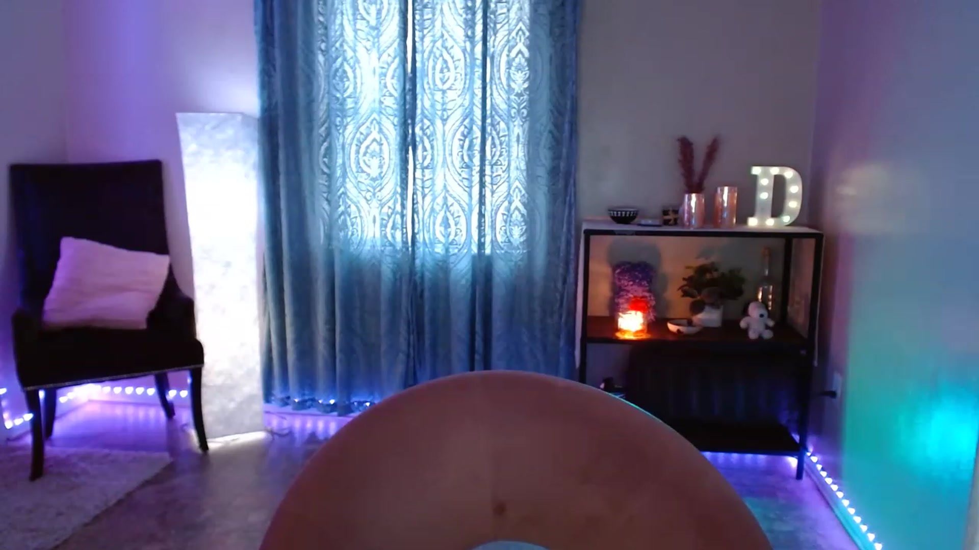 Gallery image thumbnail from DaniSpice's myfreecams stream on, 04/07/2023, 13:15 image 15 of 20