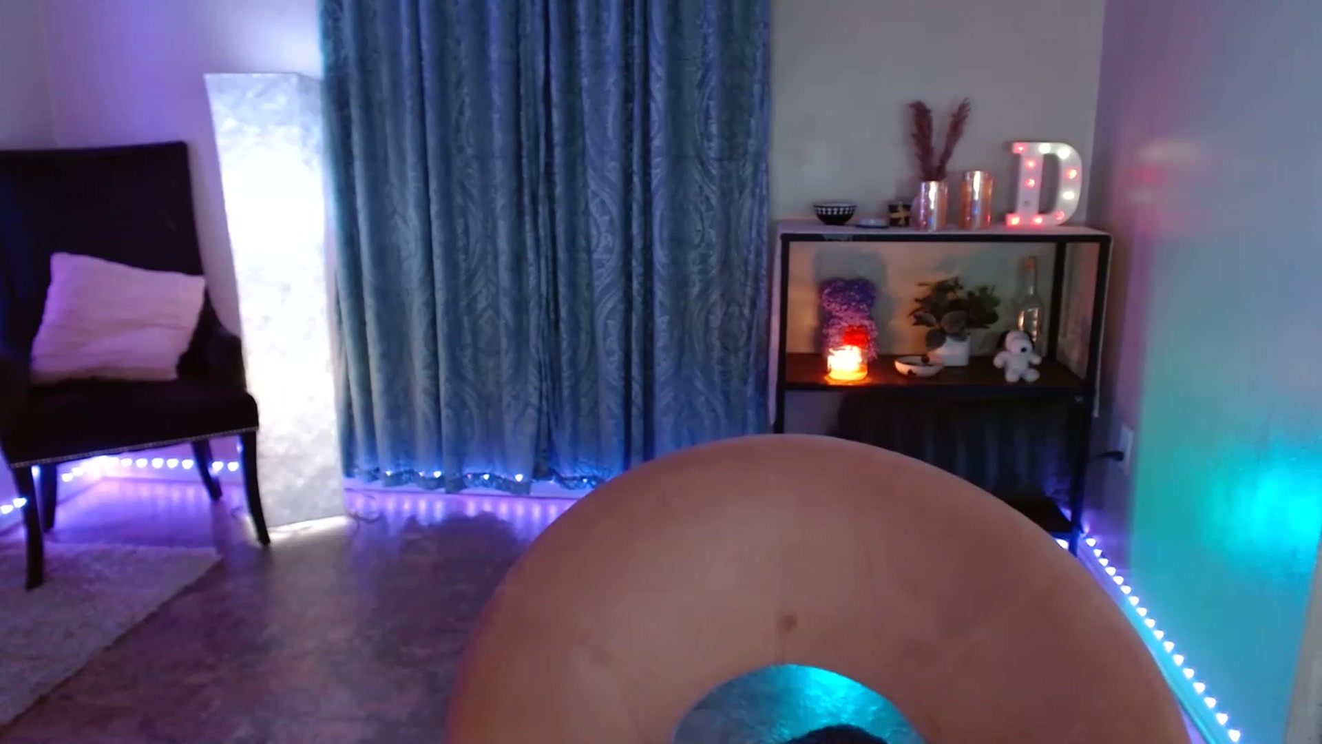 Gallery image thumbnail from DaniSpice's myfreecams stream on, 04/07/2023, 13:15 image 9 of 20