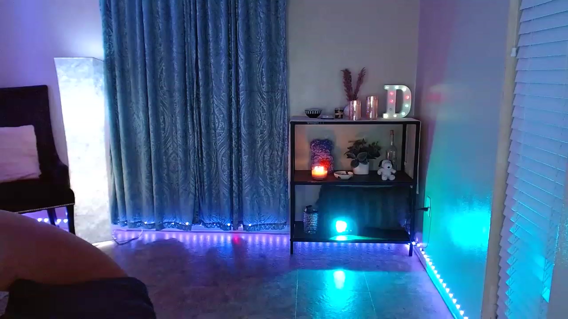 Gallery image thumbnail from DaniSpice's myfreecams stream on, 04/12/2023, 05:08 image 18 of 20