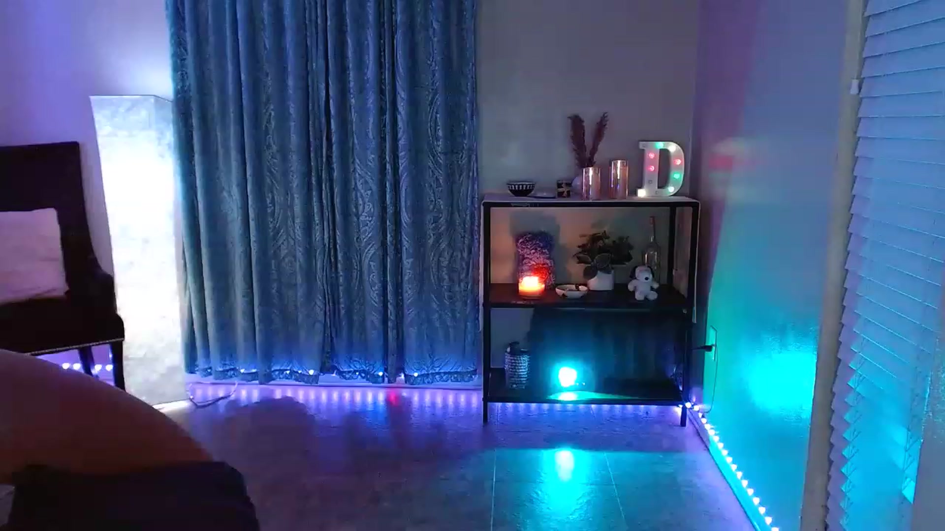 Gallery image thumbnail from DaniSpice's myfreecams stream on, 04/12/2023, 05:08 image 17 of 20
