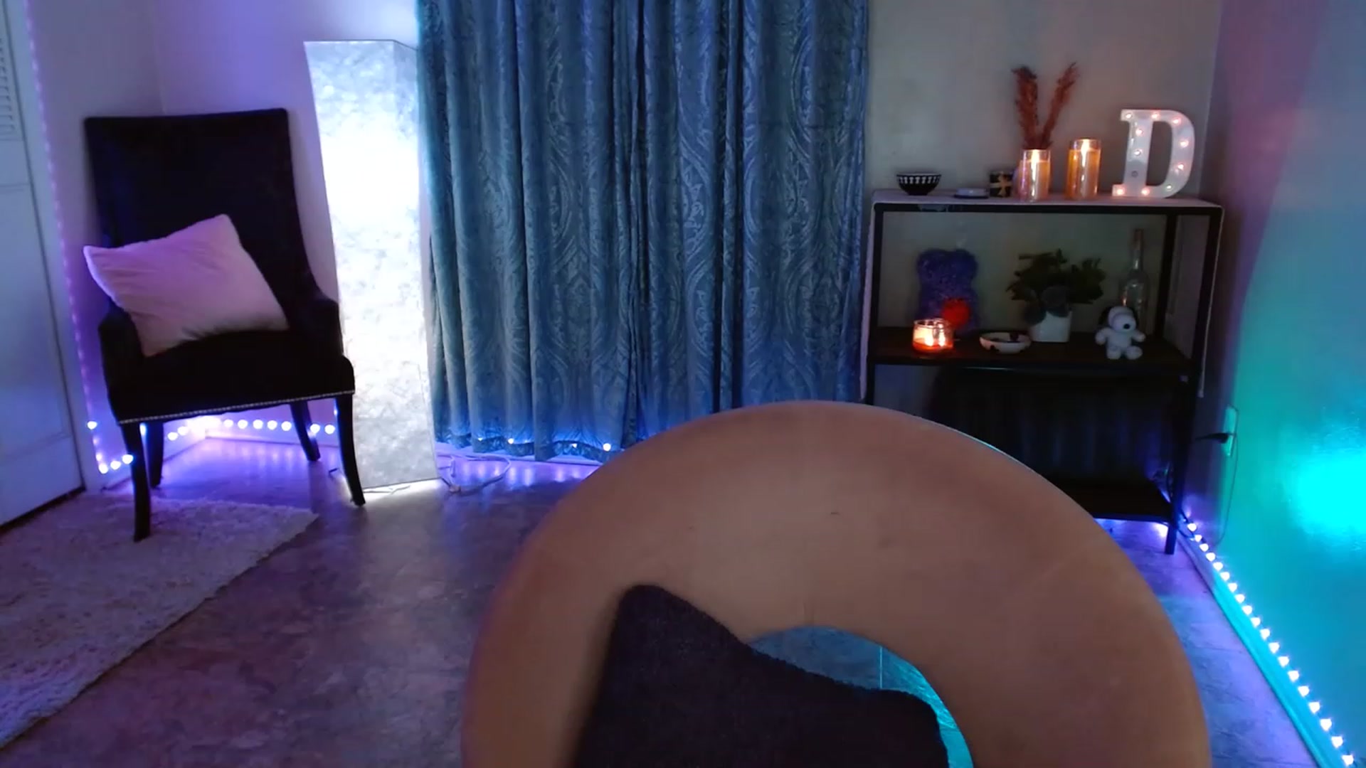 Gallery image thumbnail from DaniSpice's myfreecams stream on, 04/16/2023, 04:51 image 8 of 20