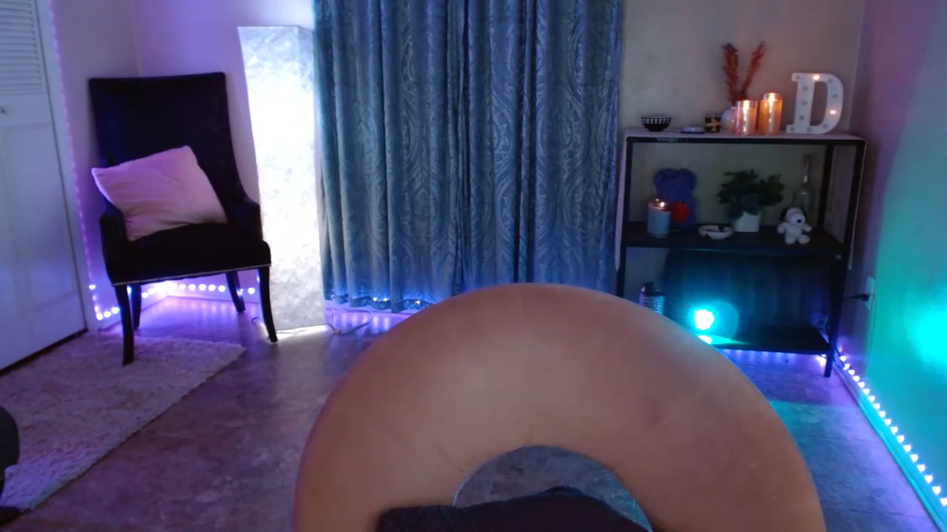 Gallery image thumbnail from DaniSpice's myfreecams stream on, 04/19/2023, 07:38 image 18 of 20
