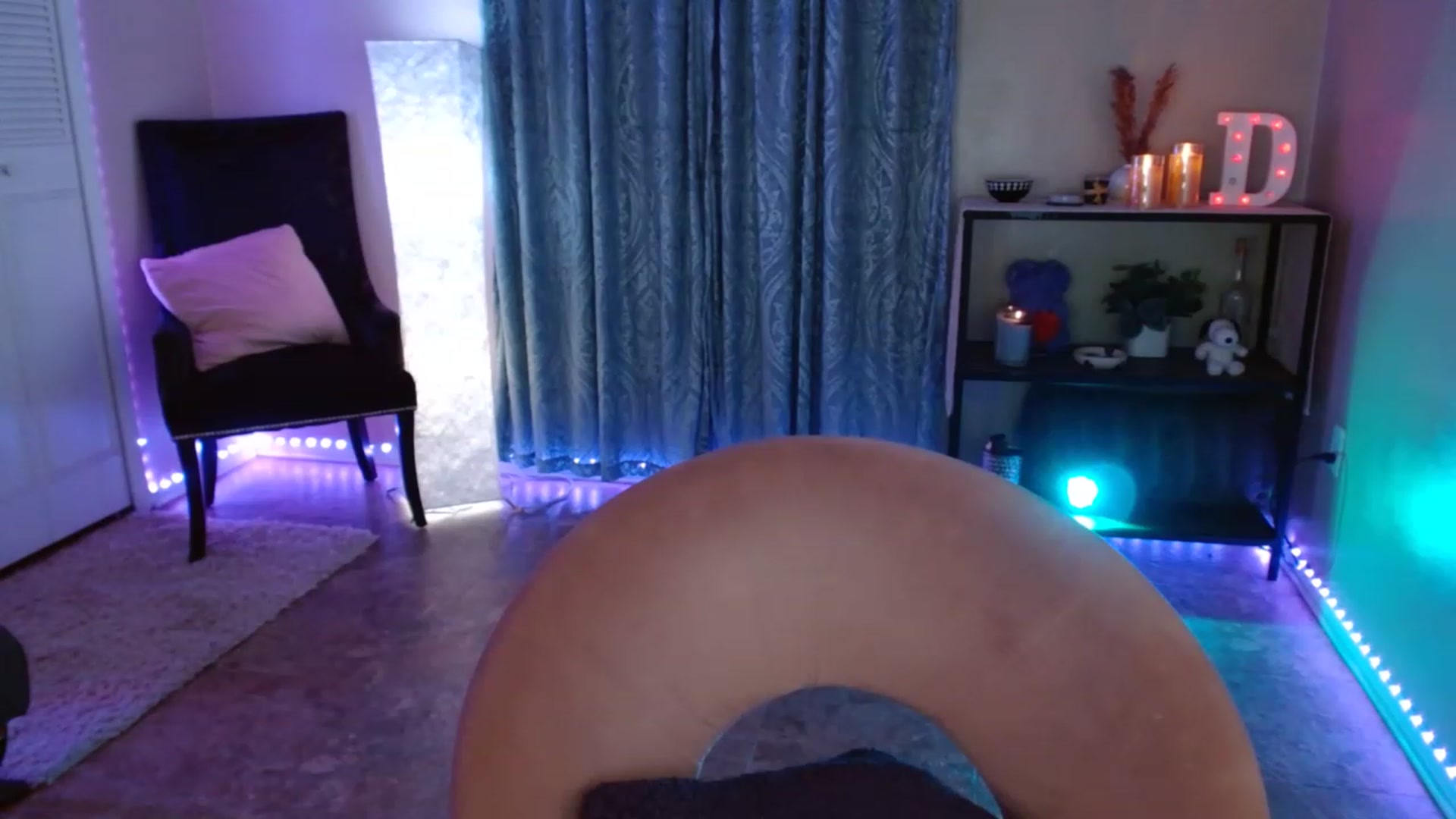 Gallery image thumbnail from DaniSpice's myfreecams stream on, 04/19/2023, 07:38 image 19 of 20