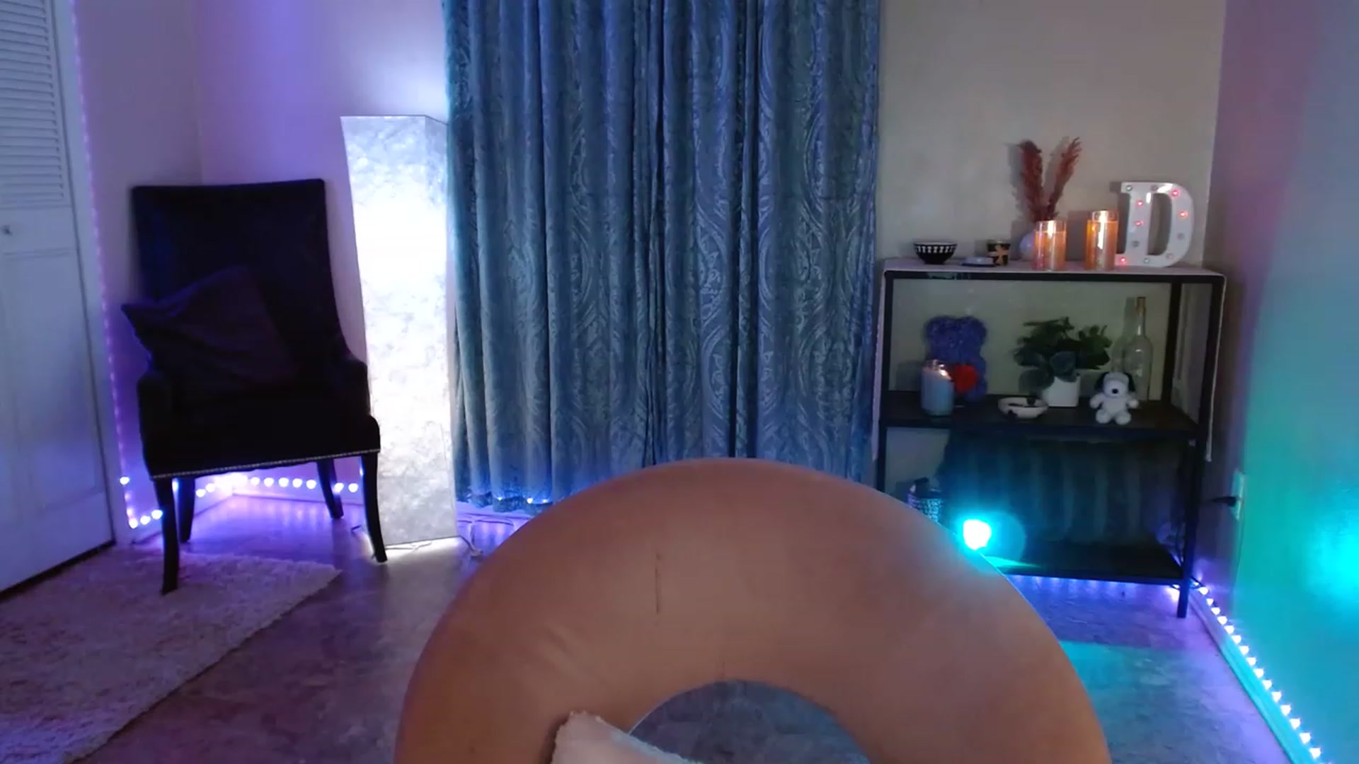 Gallery image thumbnail from DaniSpice's myfreecams stream on, 04/25/2023, 07:01 image 10 of 20