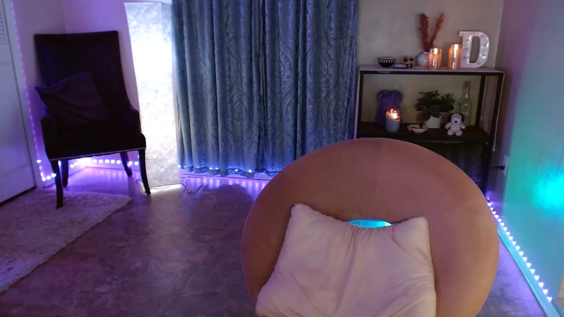 Gallery image thumbnail from DaniSpice's myfreecams stream on, 04/26/2023, 09:56 image 9 of 20