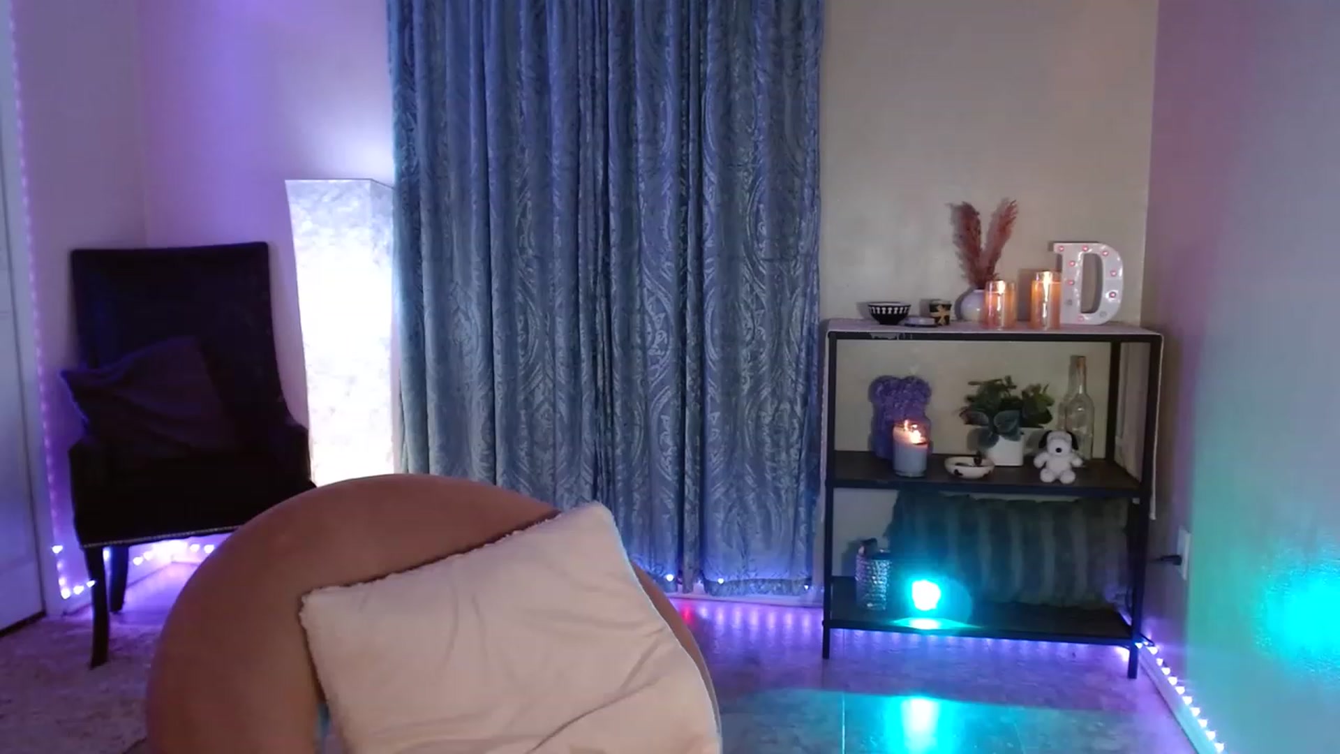 Gallery image thumbnail from DaniSpice's myfreecams stream on, 04/26/2023, 09:56 image 2 of 20