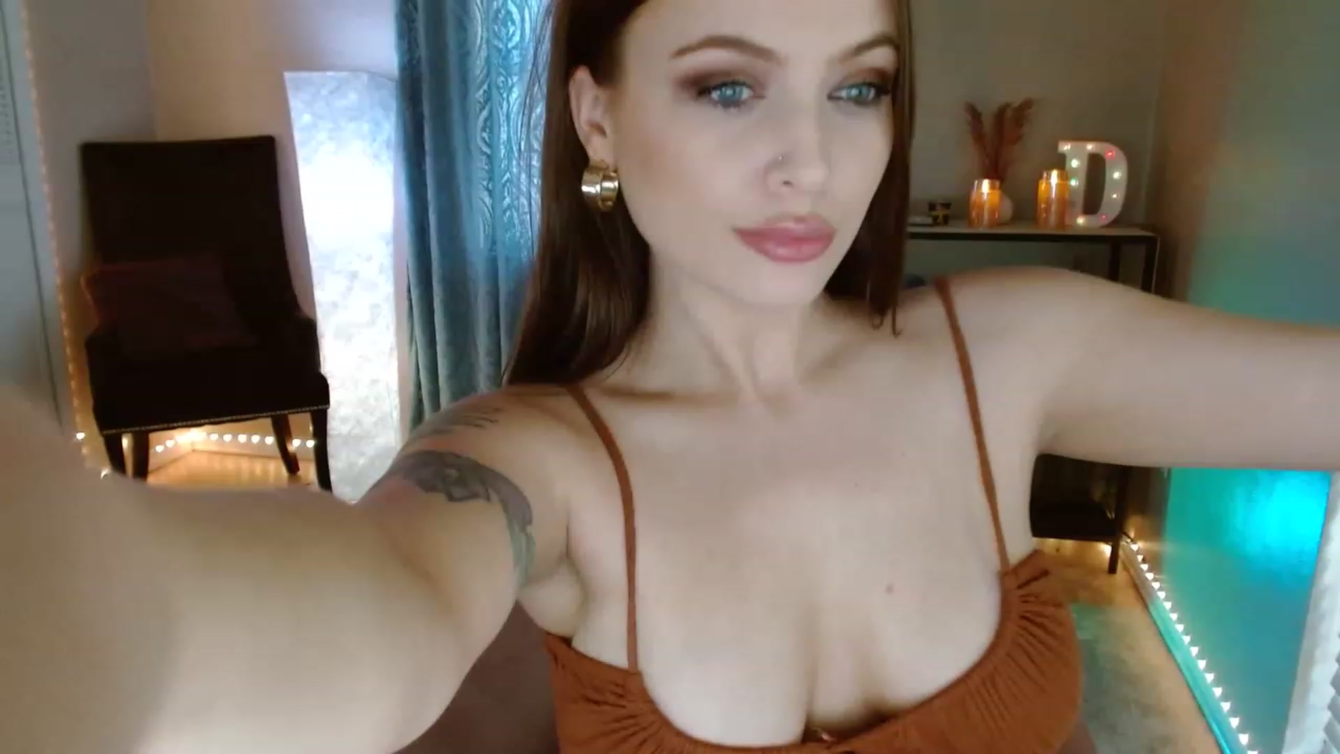 Gallery image thumbnail from DaniSpice's myfreecams stream on, 05/01/2023, 23:55 image 8 of 20