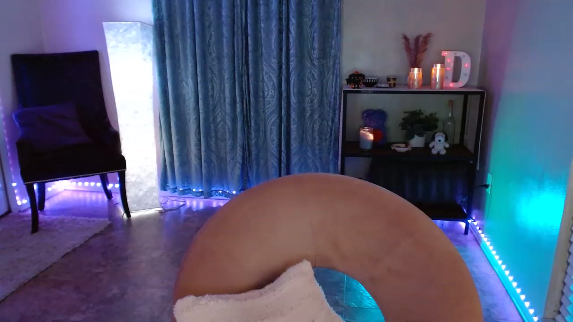 Gallery image thumbnail from DaniSpice's myfreecams stream on, 05/03/2023, 07:57 image 5 of 20