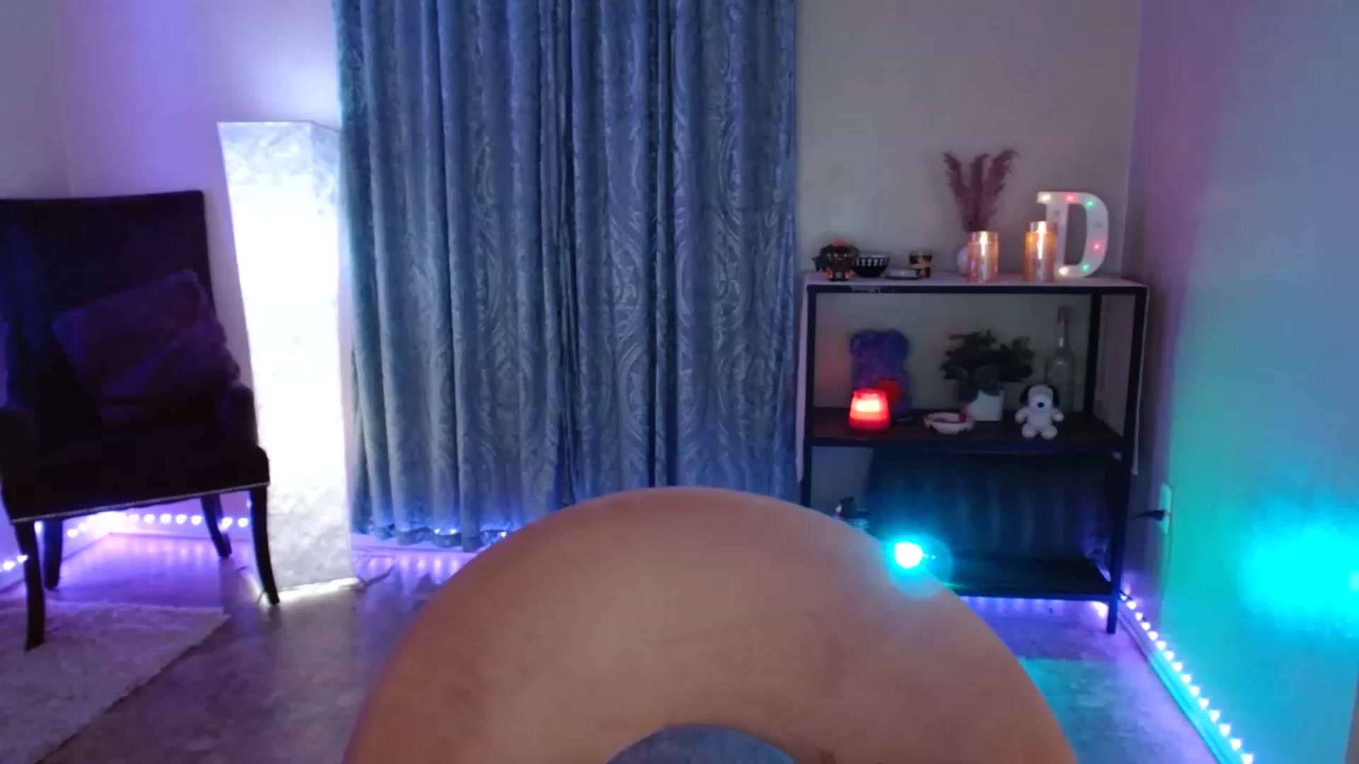 Gallery image thumbnail from DaniSpice's myfreecams stream on, 05/10/2023, 06:20 image 8 of 20