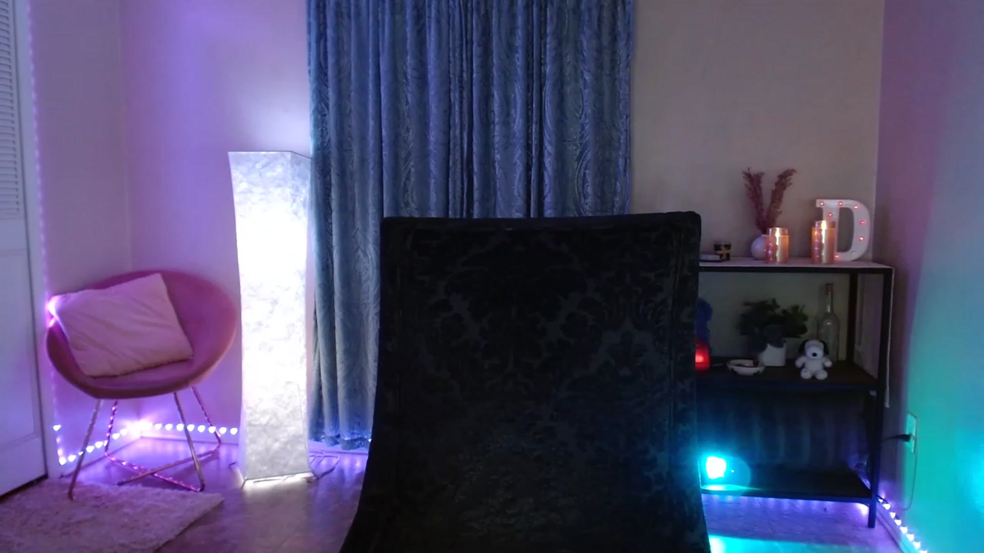 Gallery image thumbnail from DaniSpice's myfreecams stream on, 05/16/2023, 01:30 image 13 of 20