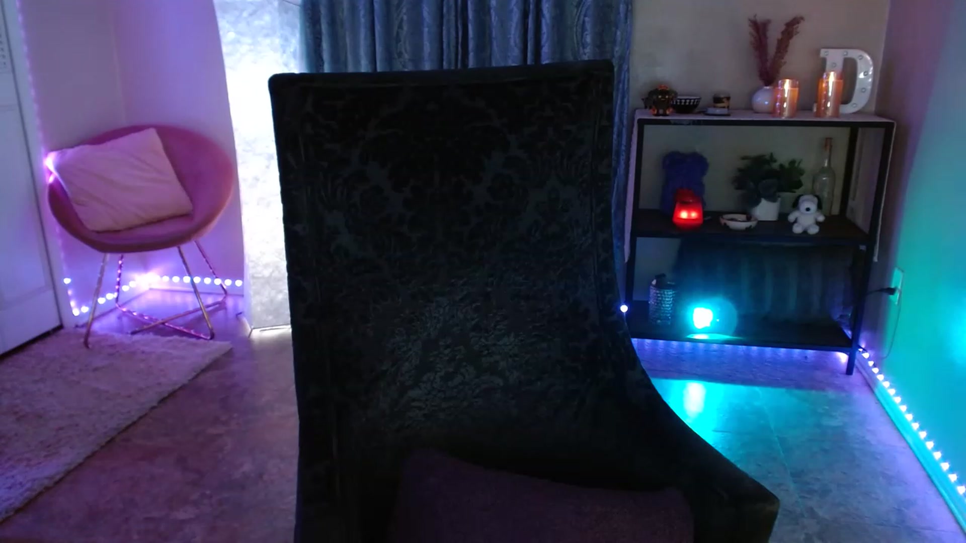 Gallery image thumbnail from DaniSpice's myfreecams stream on, 05/17/2023, 06:01 image 18 of 20
