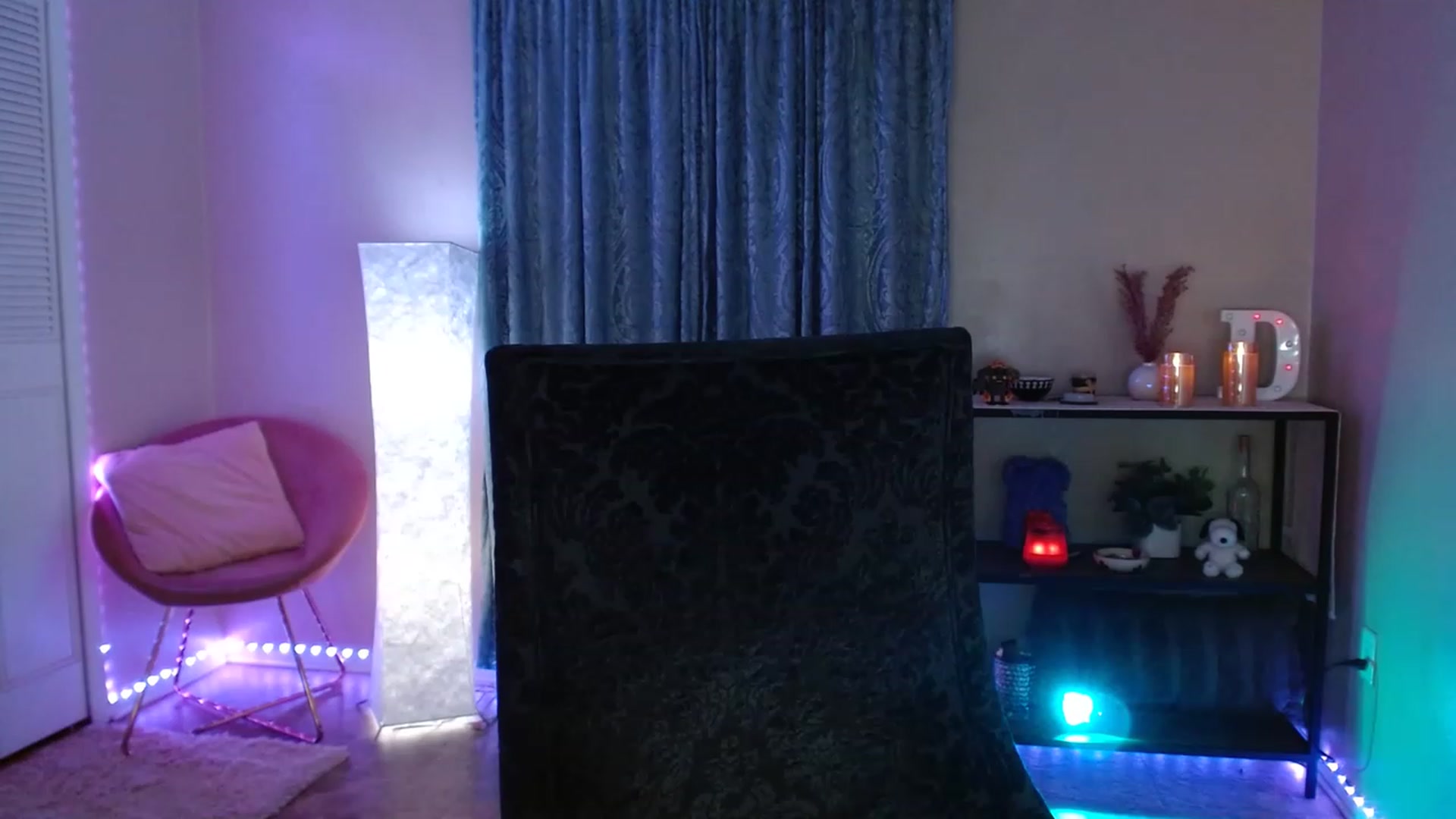 Gallery image thumbnail from DaniSpice's myfreecams stream on, 05/17/2023, 06:01 image 8 of 20