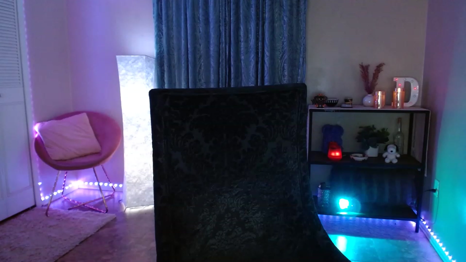 Gallery image thumbnail from DaniSpice's myfreecams stream on, 05/17/2023, 07:24 image 1 of 20