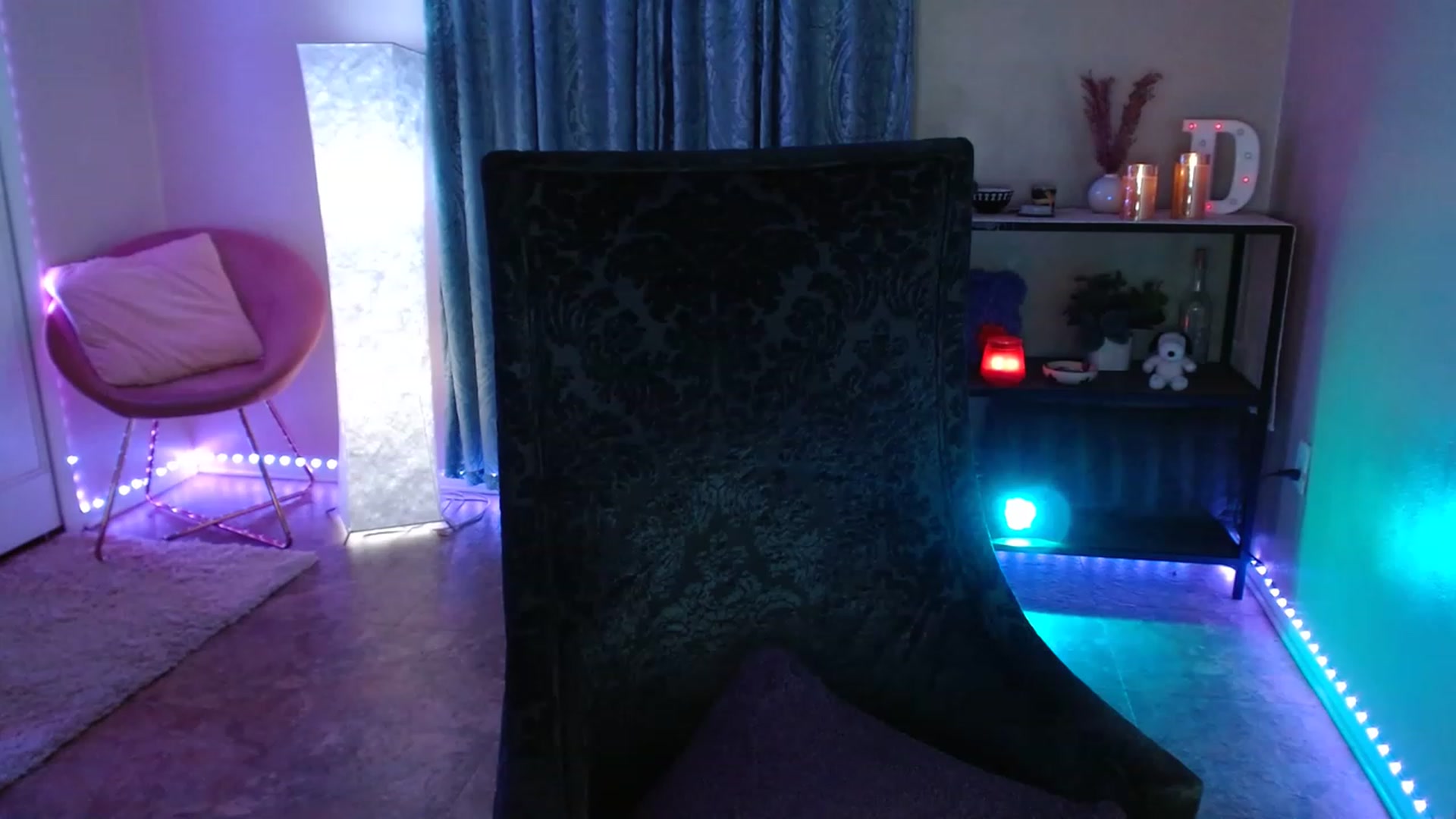 Gallery image thumbnail from DaniSpice's myfreecams stream on, 05/20/2023, 04:32 image 2 of 20