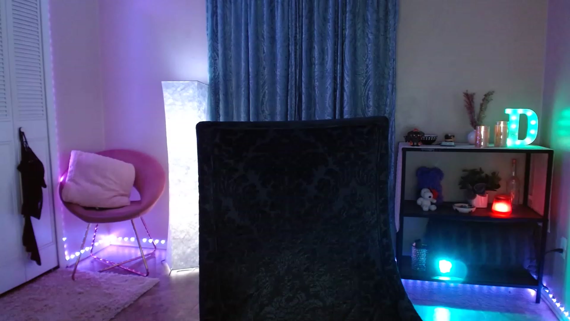 Gallery image thumbnail from DaniSpice's myfreecams stream on, 05/22/2023, 09:30 image 13 of 20