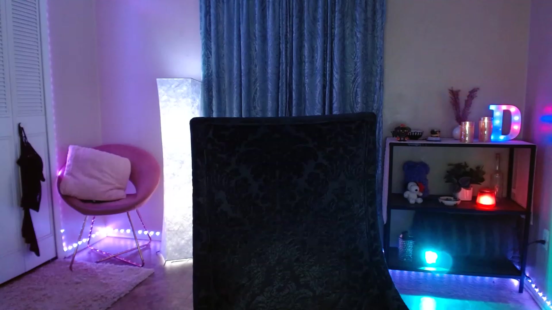 Gallery image thumbnail from DaniSpice's myfreecams stream on, 05/22/2023, 09:30 image 12 of 20