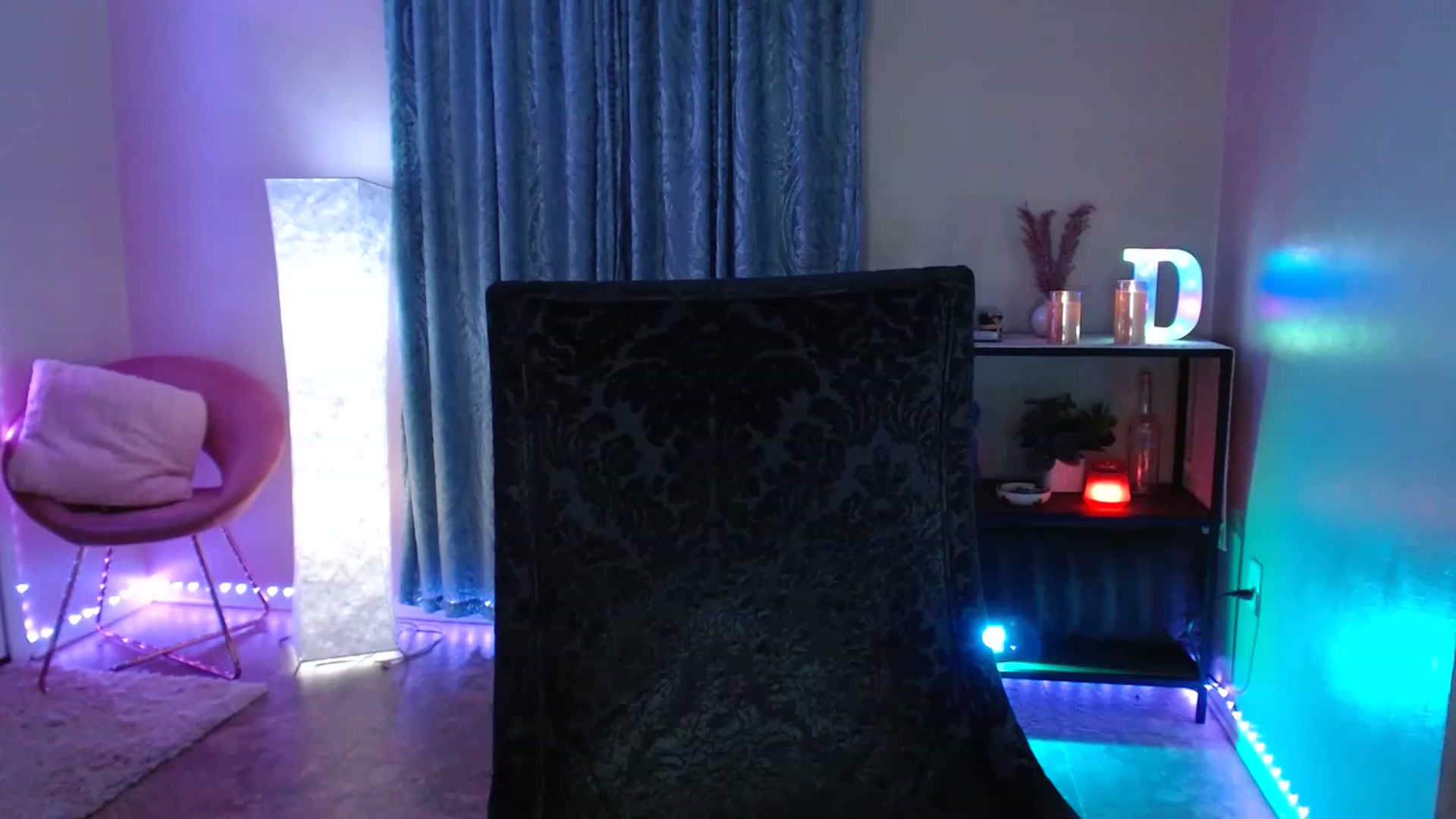 Gallery image thumbnail from DaniSpice's myfreecams stream on, 05/23/2023, 07:40 image 8 of 20