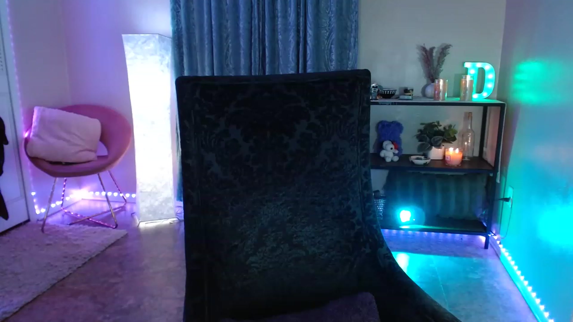 Gallery image thumbnail from DaniSpice's myfreecams stream on, 05/25/2023, 06:34 image 11 of 20