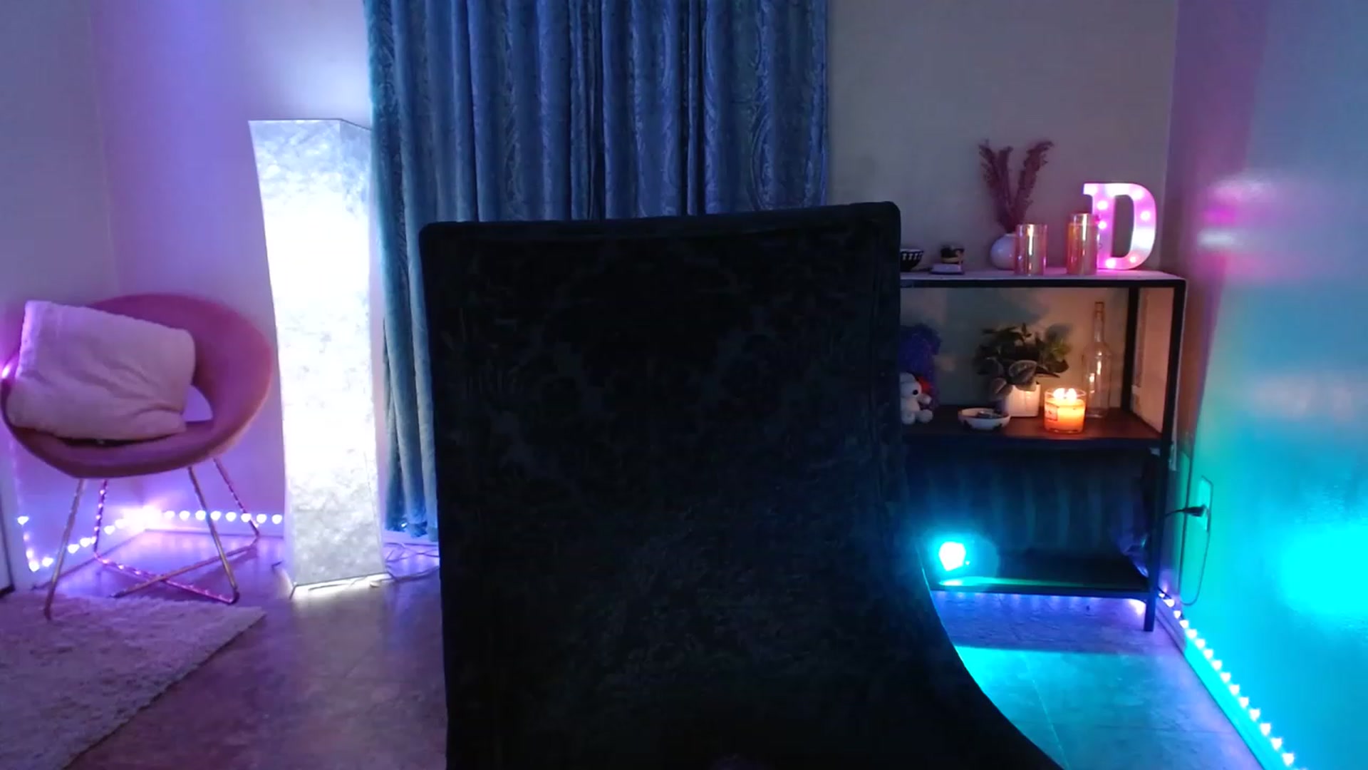 Gallery image thumbnail from DaniSpice's myfreecams stream on, 05/25/2023, 10:44 image 3 of 20
