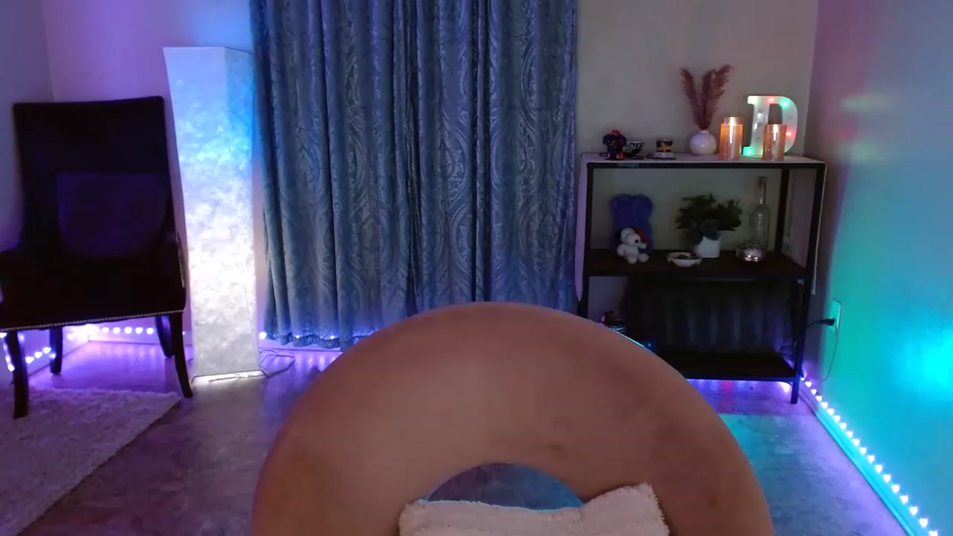 Gallery image thumbnail from DaniSpice's myfreecams stream on, 06/13/2023, 08:33 image 10 of 20