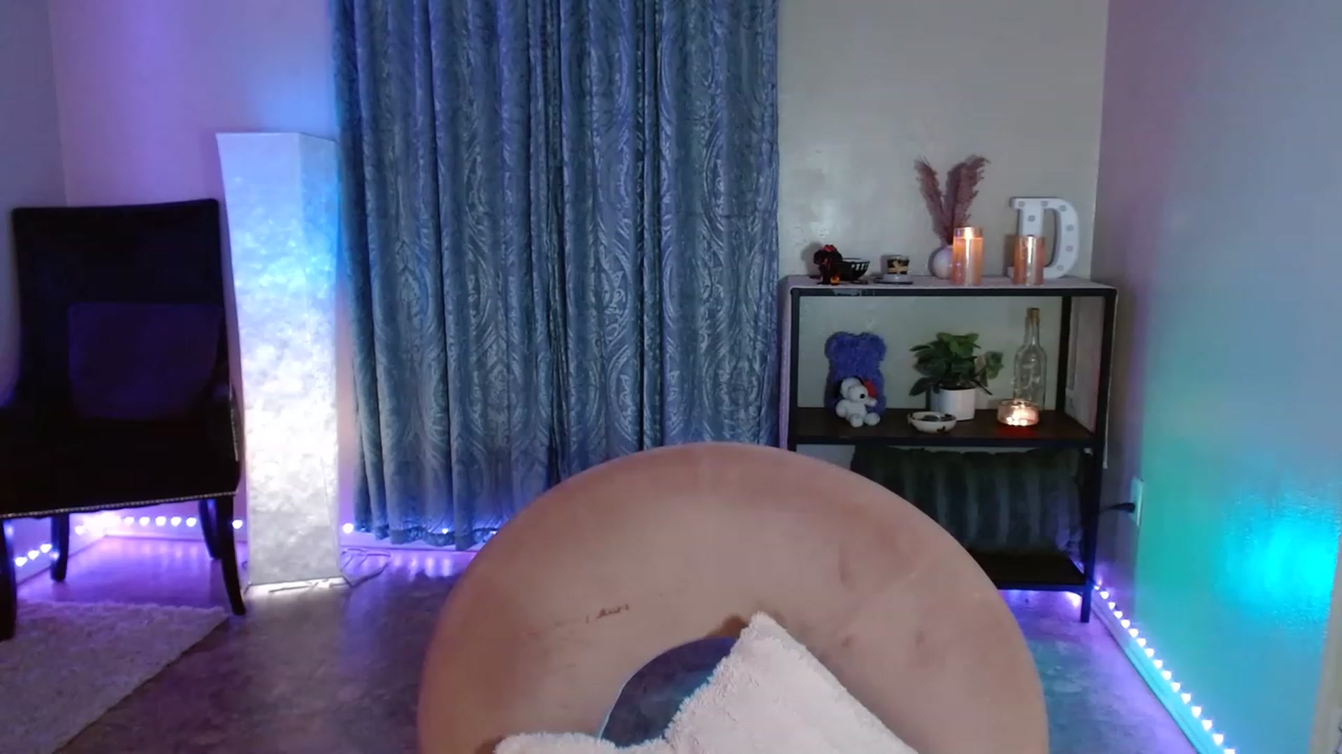 Gallery image thumbnail from DaniSpice's myfreecams stream on, 06/14/2023, 08:02 image 13 of 20