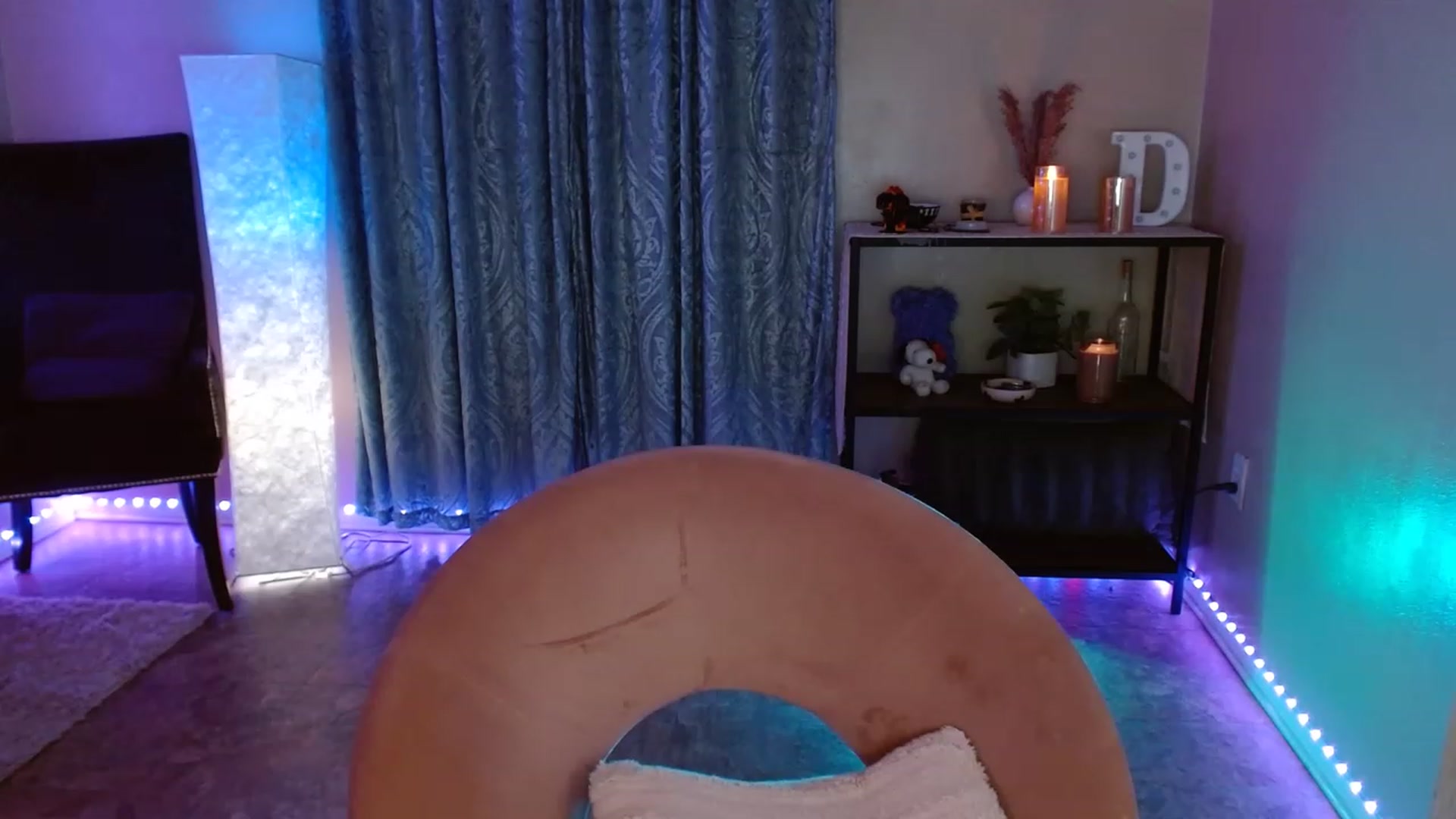 Gallery image thumbnail from DaniSpice's myfreecams stream on, 06/15/2023, 11:25 image 4 of 20