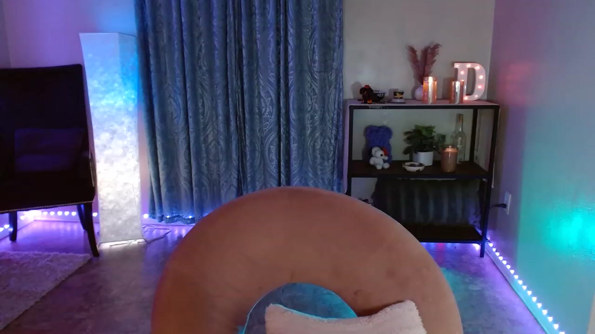 Gallery image thumbnail from DaniSpice's myfreecams stream on, 06/15/2023, 11:25 image 8 of 20